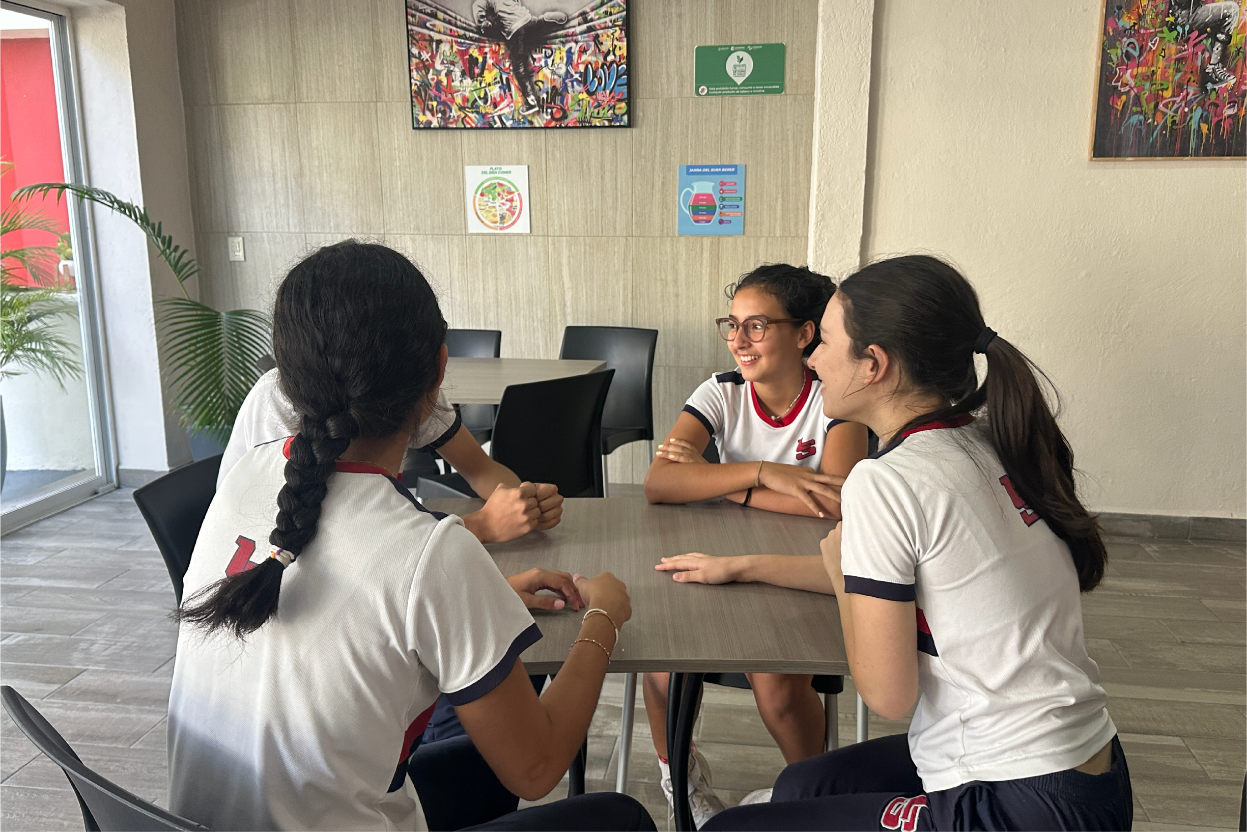 Estudiantes en sesión de estudio
